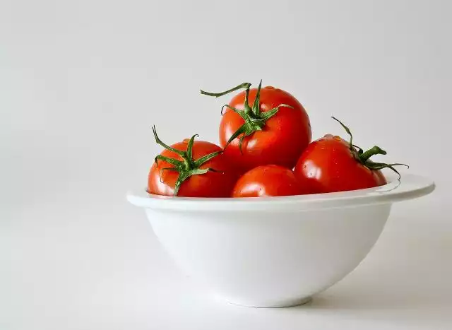 How to grow bigger tomatoes by perfecting your feeding and pruning regimes