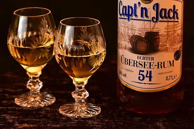 Spiced Rum & Pear Warmer: Elegant & Easy Recipe