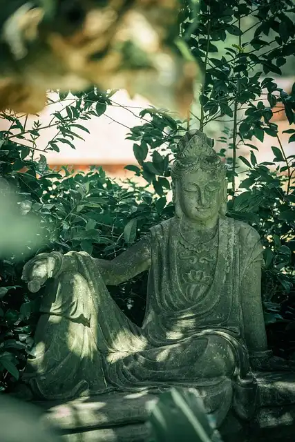 Jennifer Aniston’s Japanese-Inspired Terrace: Wabi-Sabi & Stone Planters